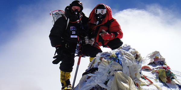 Special gear is needed to regularize breathing on the summit of Everest (Photo credit: Moutasche Magazine)