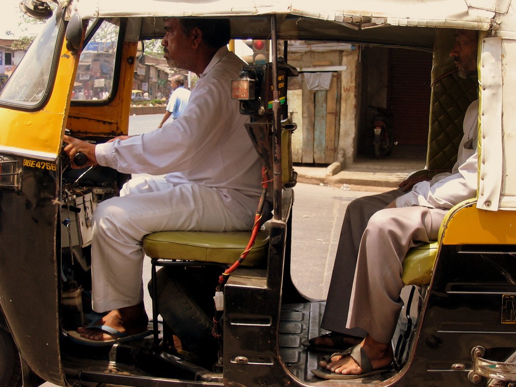 driving with a tuk-tuk and not being ripped off
