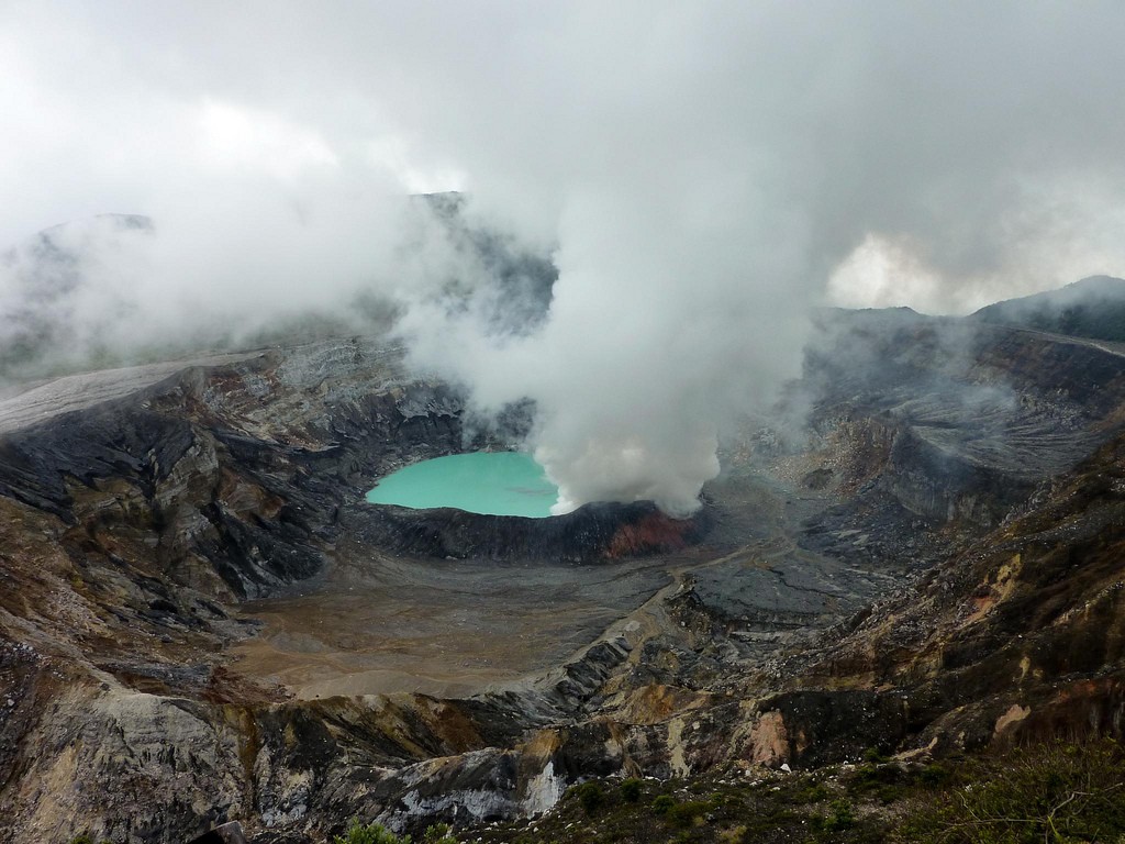 Poás Volcano (photo by Carlos Reusser Monsalvez) 