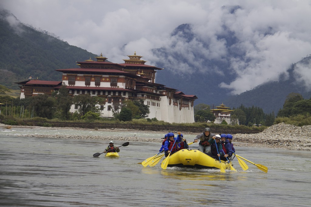 kayaking in bhutan