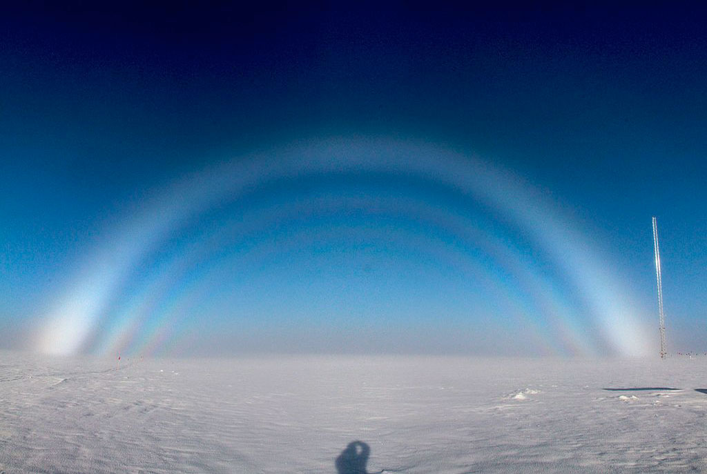 Fogbow_over_the_atmospheric_research_tower_at_Summit_Station,_Greenland