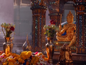 bangkok hit by bomb attack
