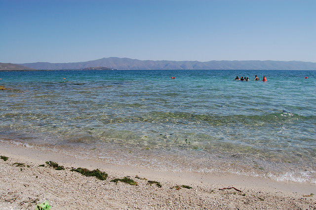 The beach of Lake Sevan (photo by Andrzej Wójtowicz)