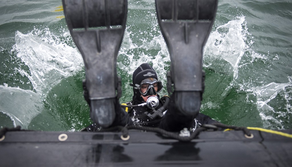 Diving in the Baltic Sea (photo by Commander, U.S. Naval Forces Europe-Africa/U.S)