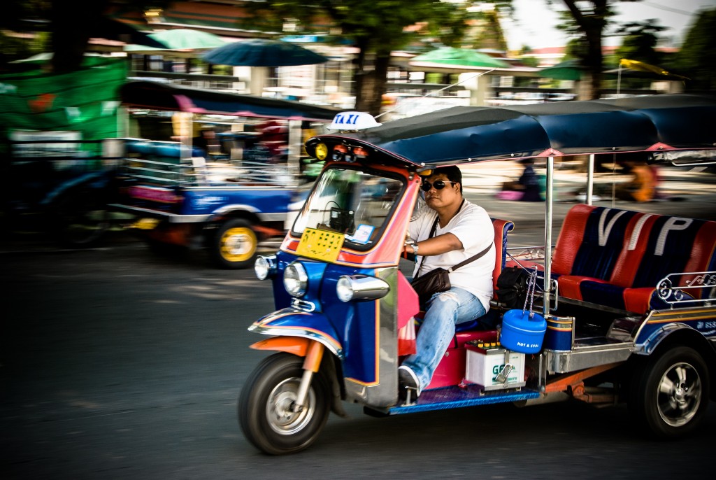 driving with a tuk-tuk and not being ripped off