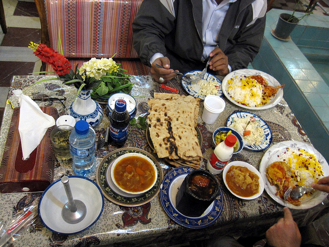 Persian feast (photo by Stefan Krasowski)