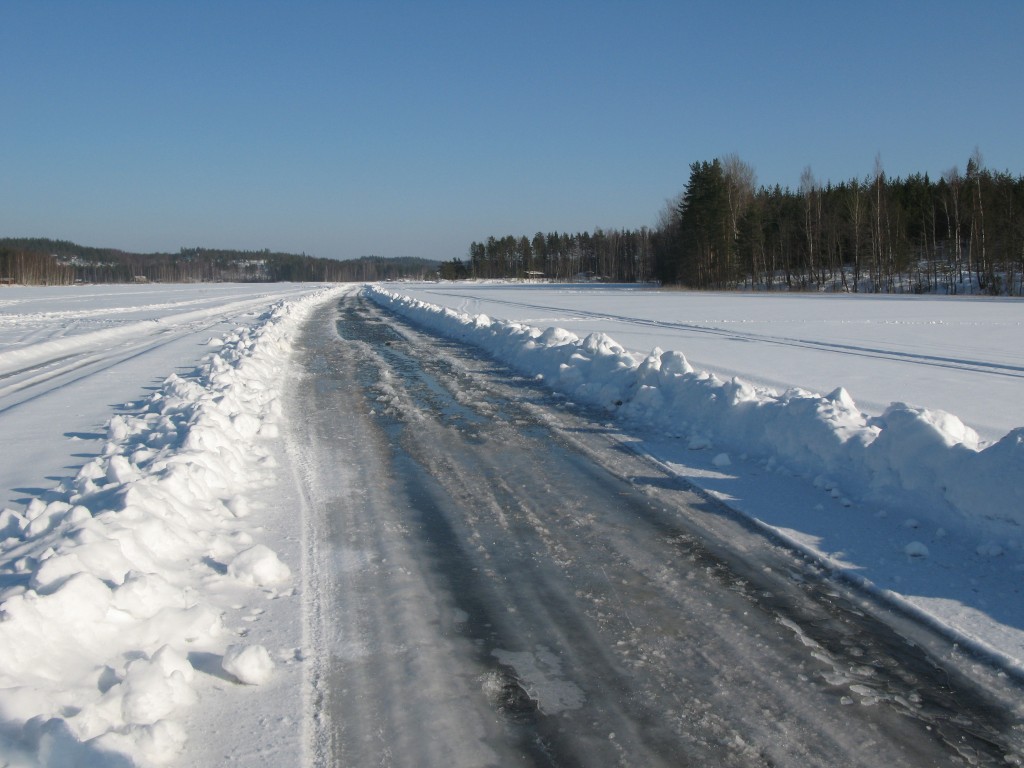 Frozen Sea in Estonia (photo by Becca8383)