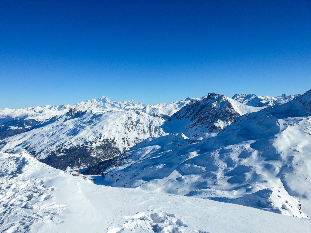 skiing in France