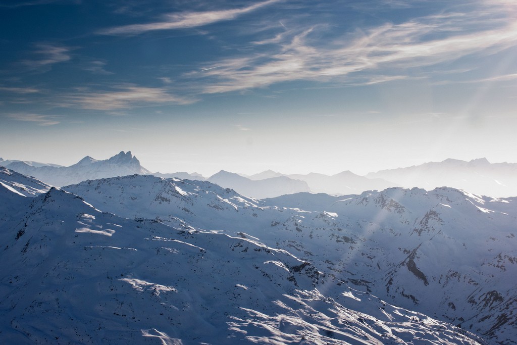 skiing in France