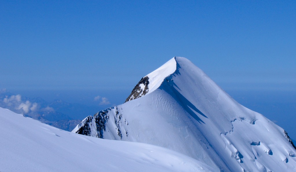 skiing in France