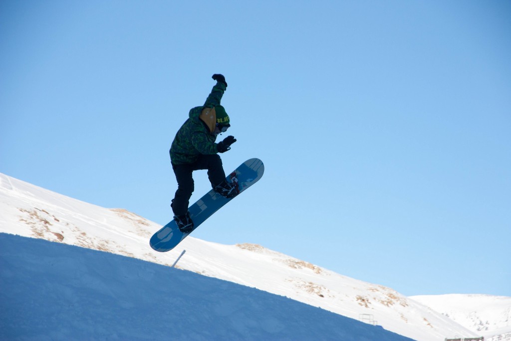 skiing in France