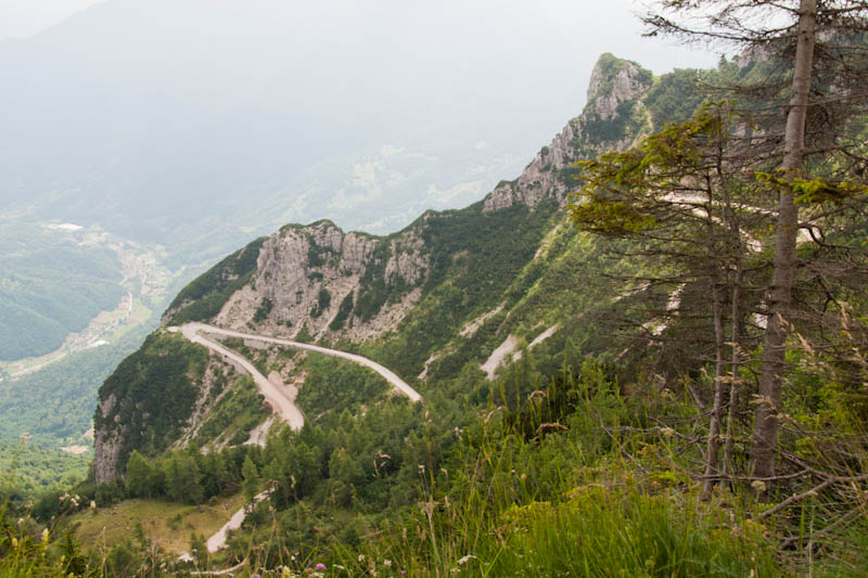 world's most dangerous roads