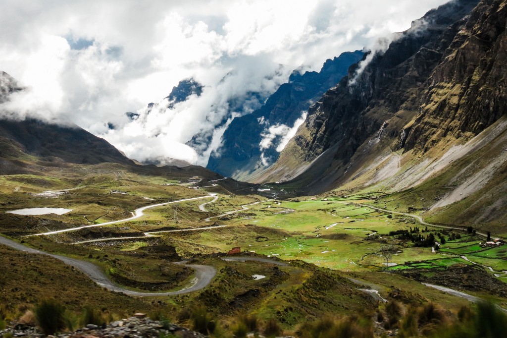 world's most dangerous roads