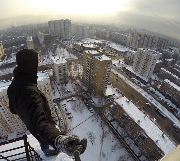 Urban Alpinists and Rooftoppers