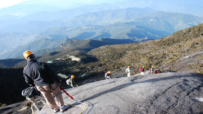 cliff hanging hikes