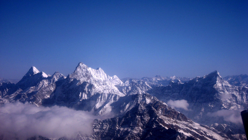 helicopter himalayas