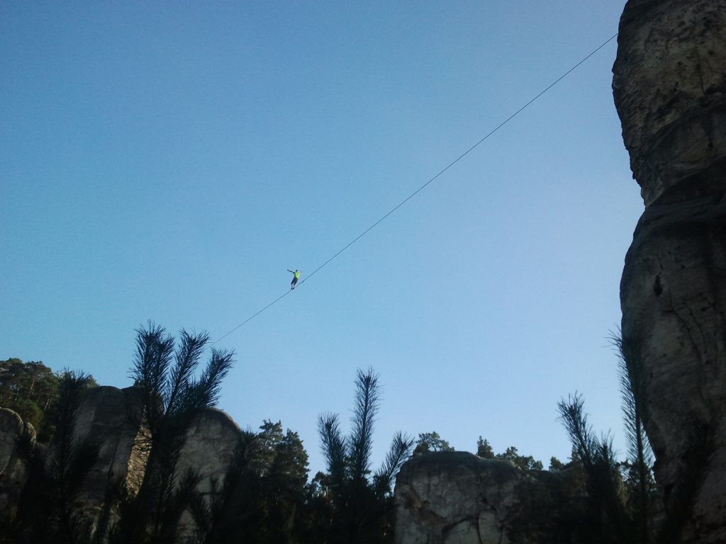 record for longest blindfold slackline walk